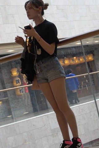 热牛女孩 [513 MB]