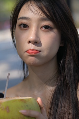 [一始专区] 绿色瑜伽美女  【图片➕视频】